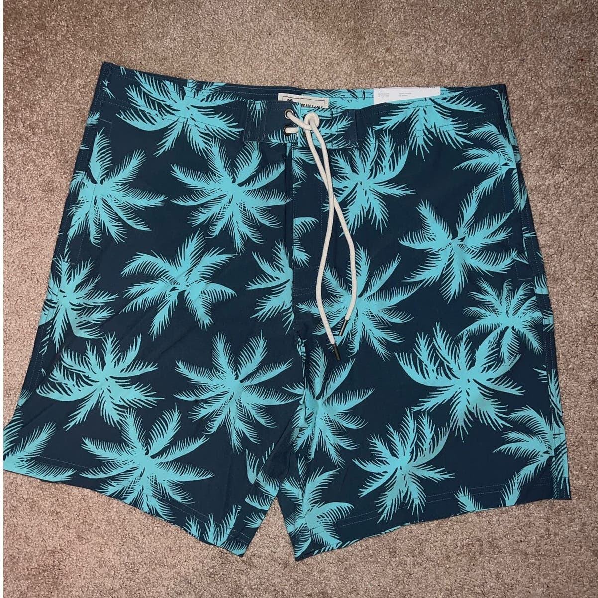 New American Eagle Men's Printed Above the Knee Board Shorts size L