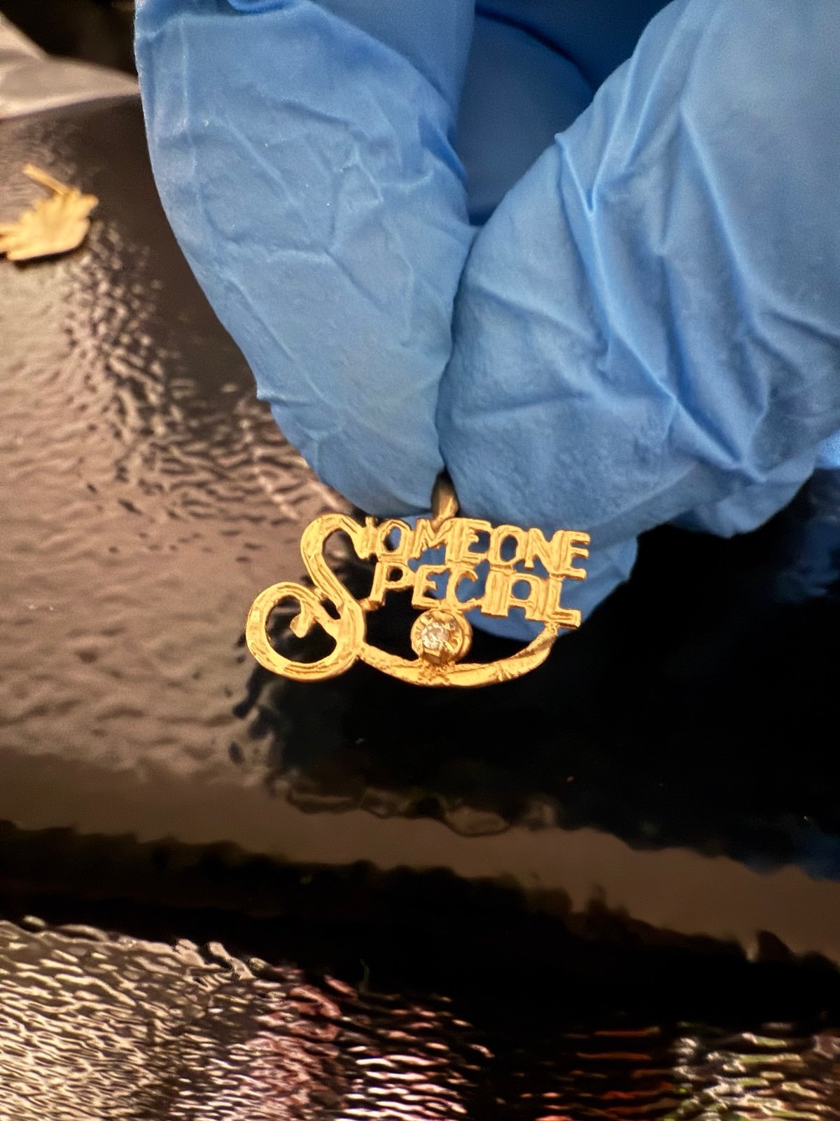 14k gold pendent