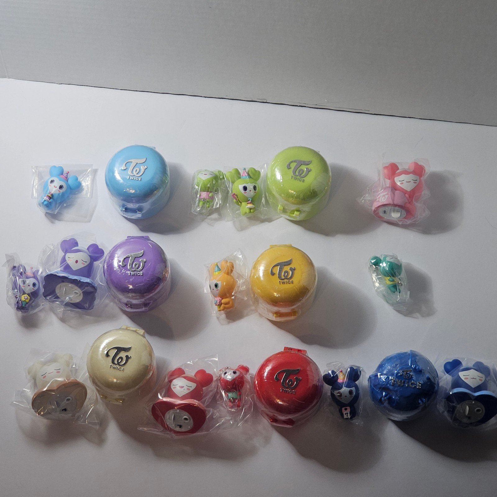 TWICE Gashapon Lovelys Japan goods