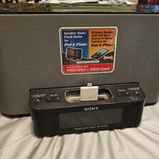 Sony ICFCS10IPBLK Speakers Dock Clock Radio For iPod iPhone