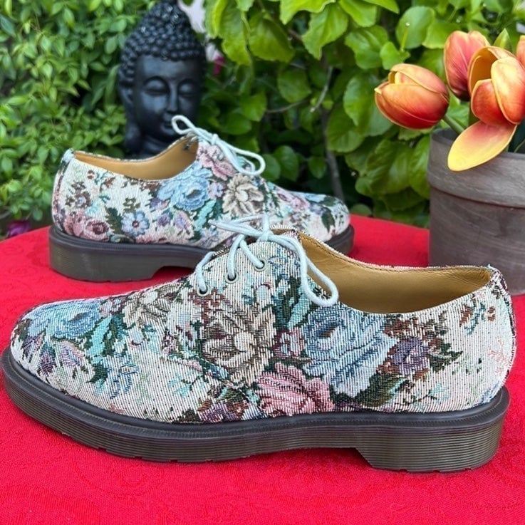 New⁉️ Dr. Martens Floral Needlepoint Tapestry Oxfords