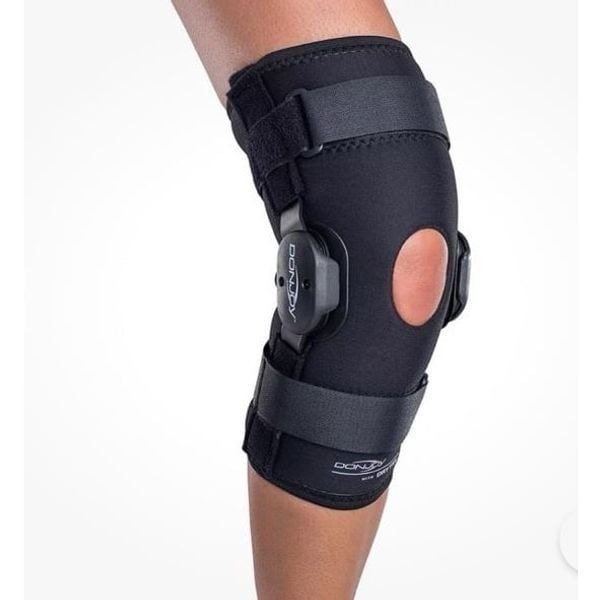 DonJoy Deluxe Hinged Knee Brace, Drytex Sleeve, Open Popliteal, Size XL. DonJo