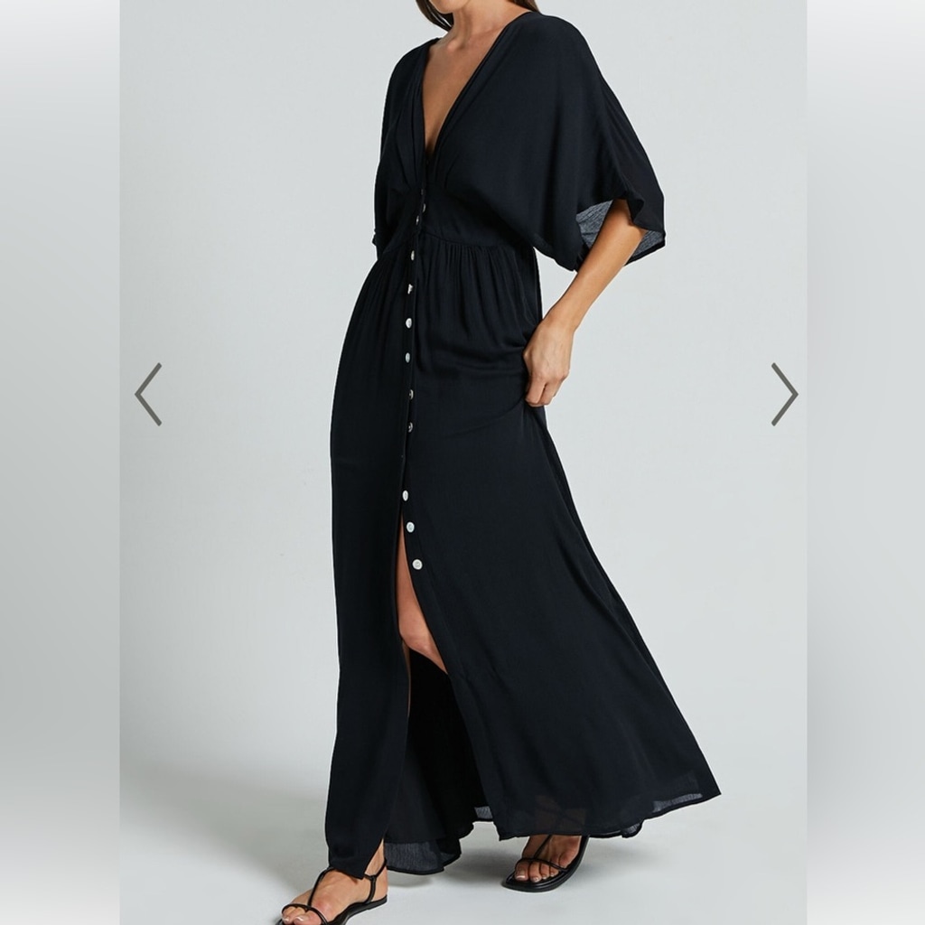 NEW Showpo Sitting Pretty Dress Button Down in Black Sz 10