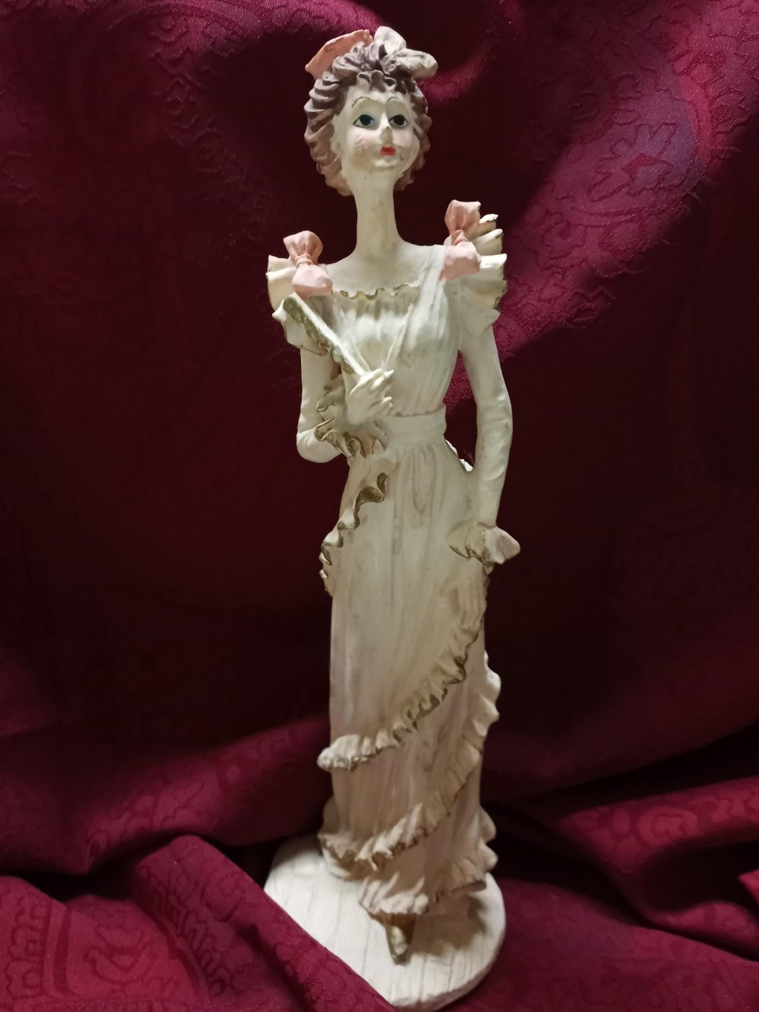 Vintage Victorian  lady. By Artmart