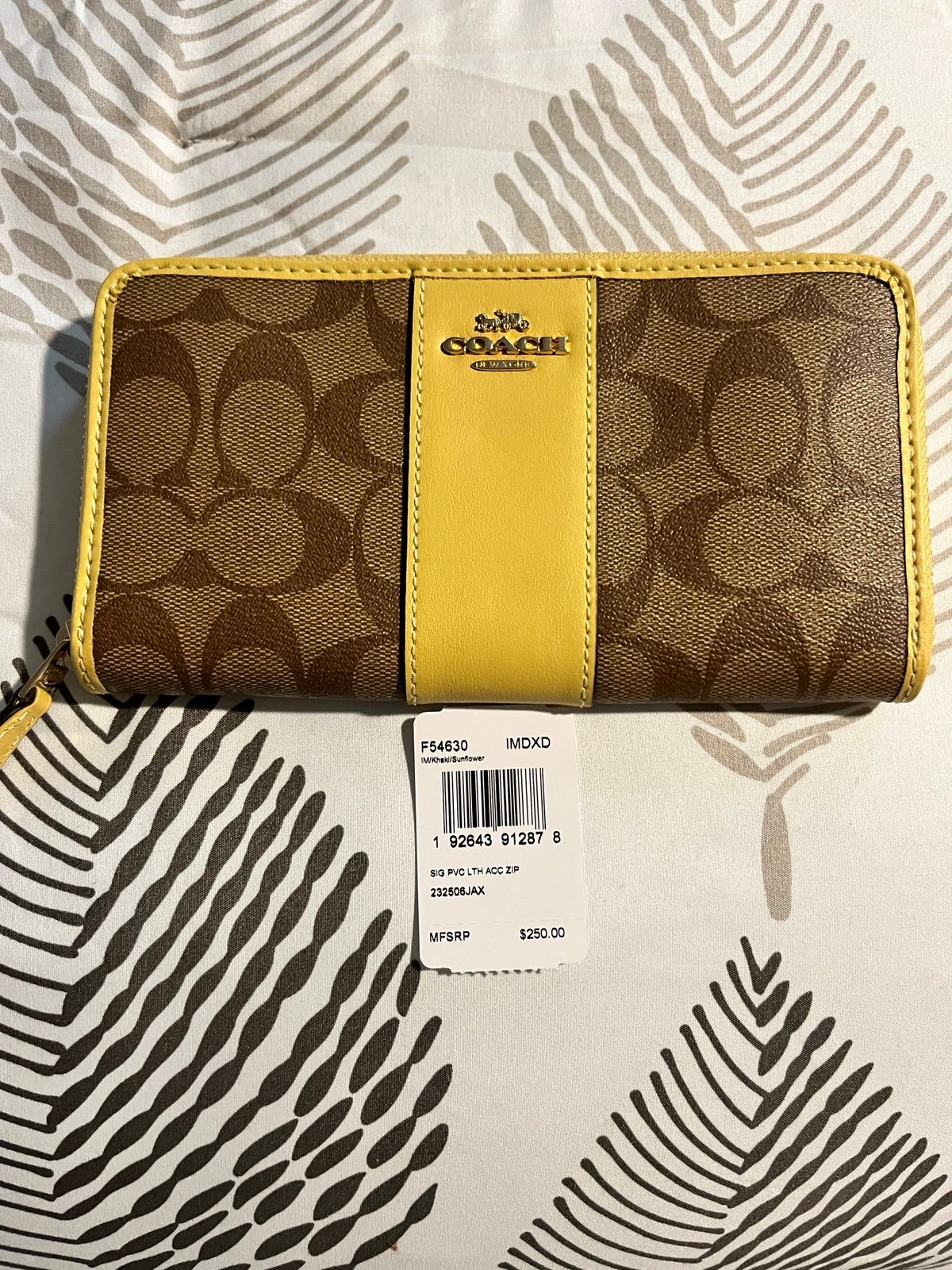 Coach wallet NWT