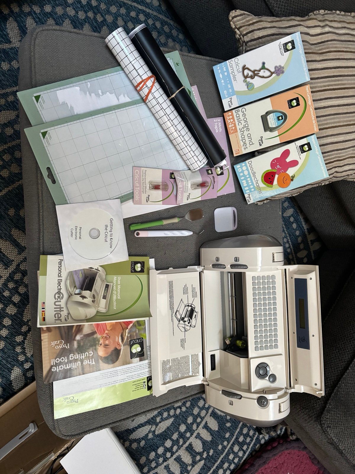 Cricut Personal Cuter with Extras