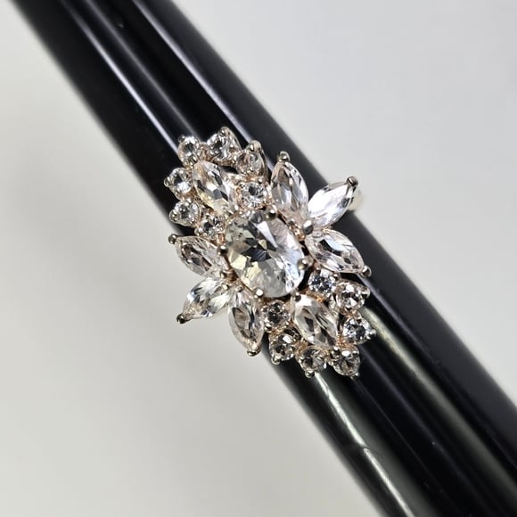 Sterling Silver 925 Cubic Zirconia Starburst Ring – Radiance Redefined