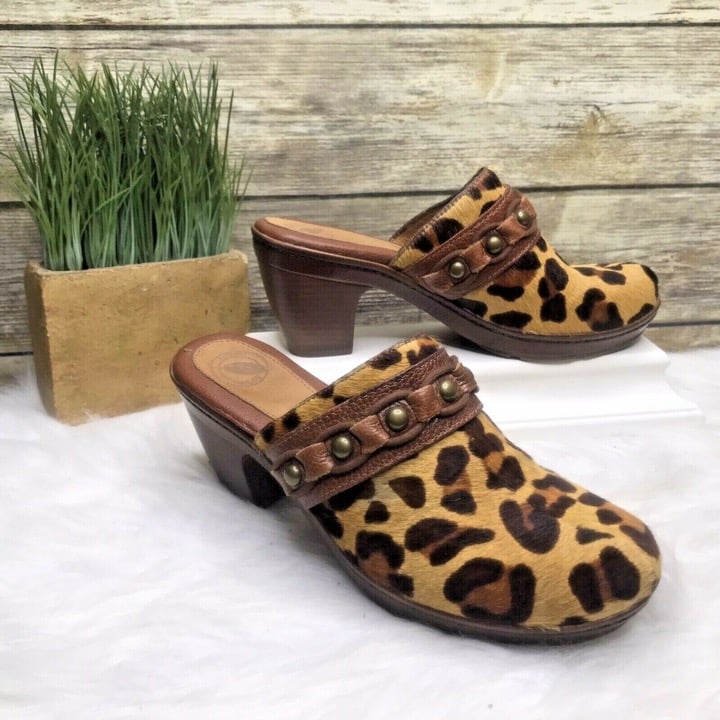 Nurture Dory Leopard Calf Hair Leather Trim Studded 8.5 M Slide In Mule Clogs