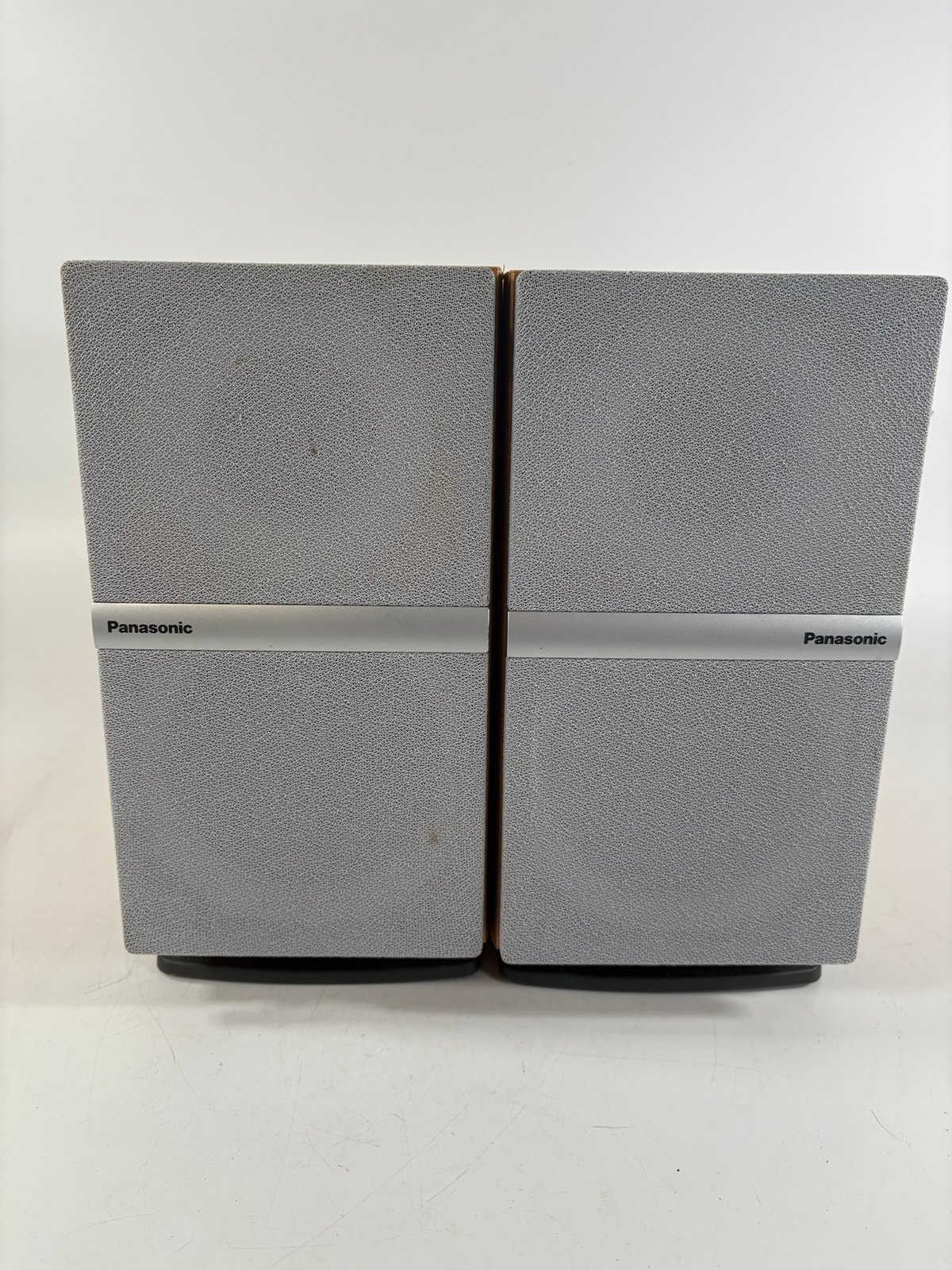 Set of 2 Panasonic Bookshelf Speakers Wooden Case SB-PM18