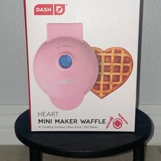 Mini Heart waffle maker 4”