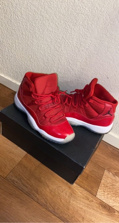 Jordans 11 red