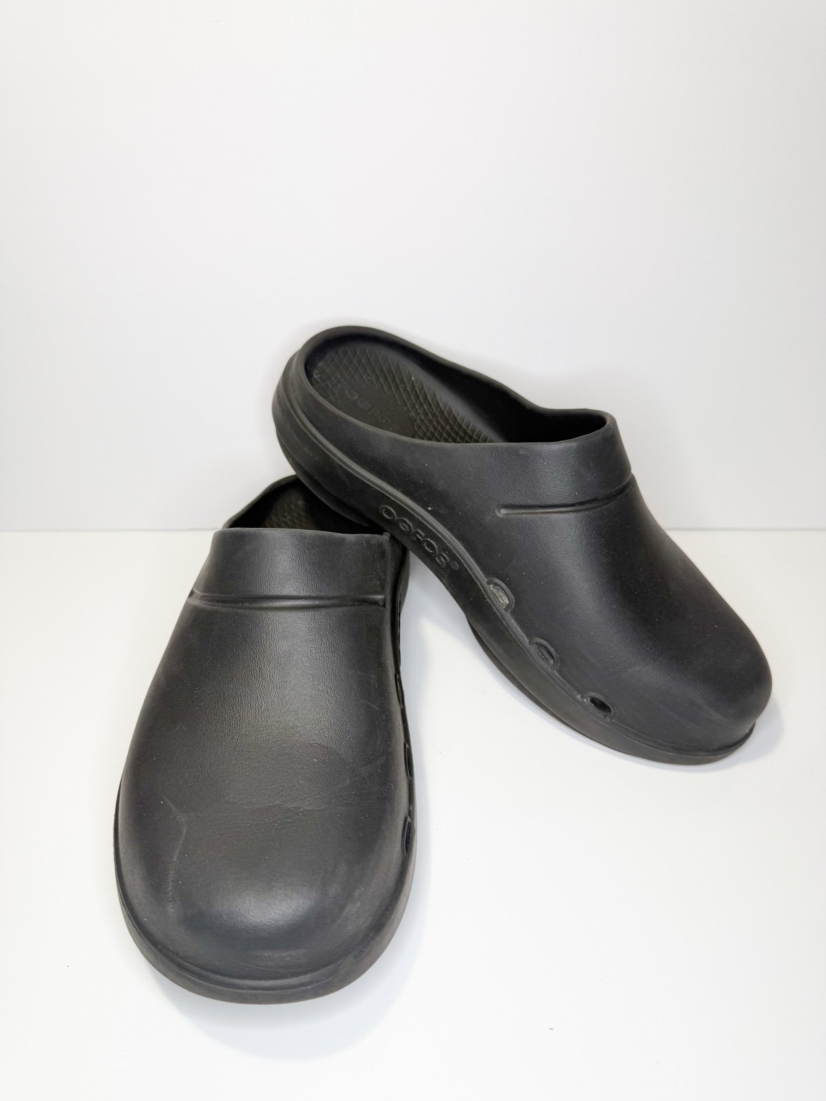 Oofos Oocloog Slip On Shoes Clogs Black Comfort Unisex Size US M7 W9