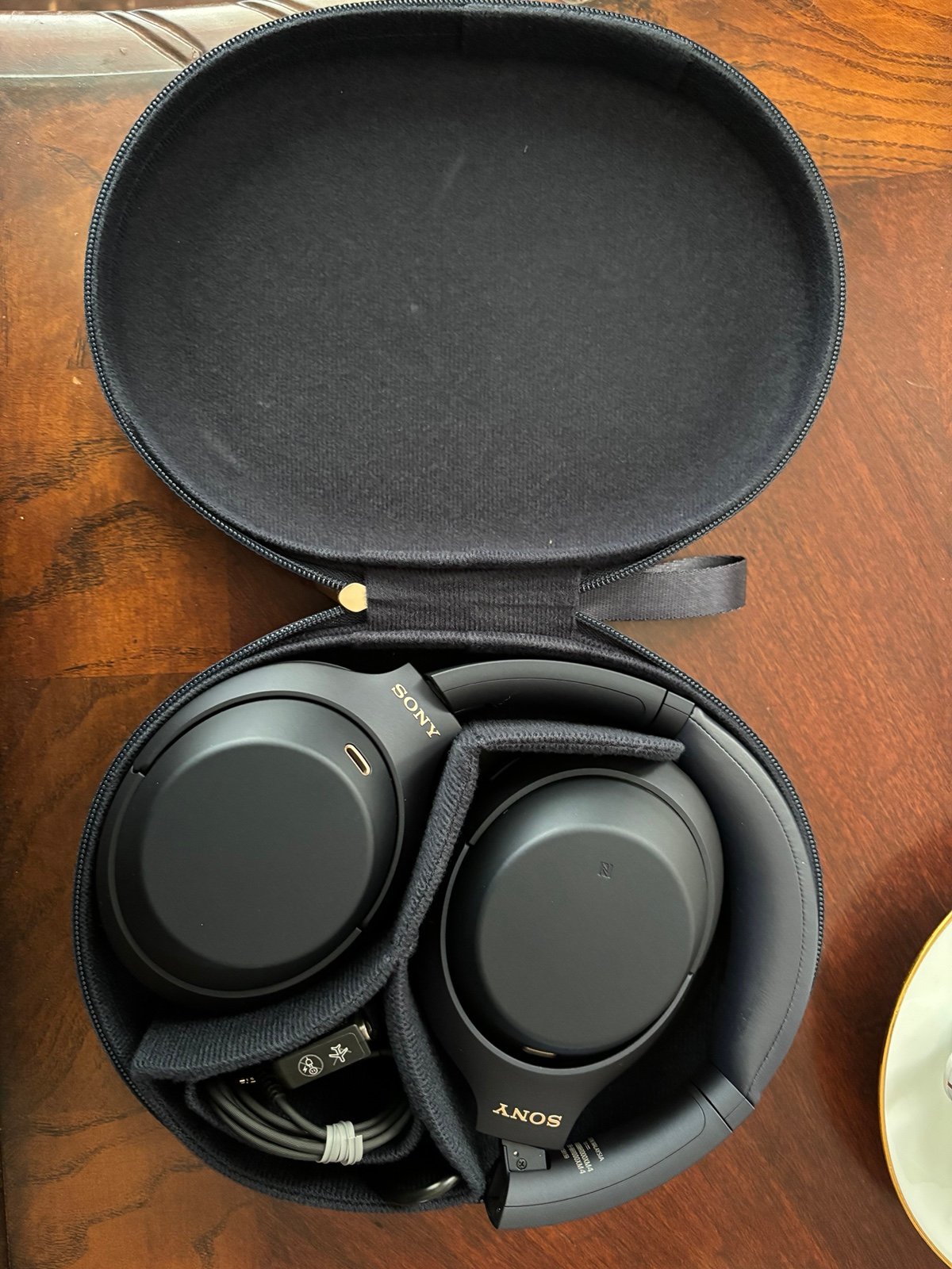 Sony WH-1000xm4 Wireless Noise Cancelling Over the Ear Headphones in Midnight