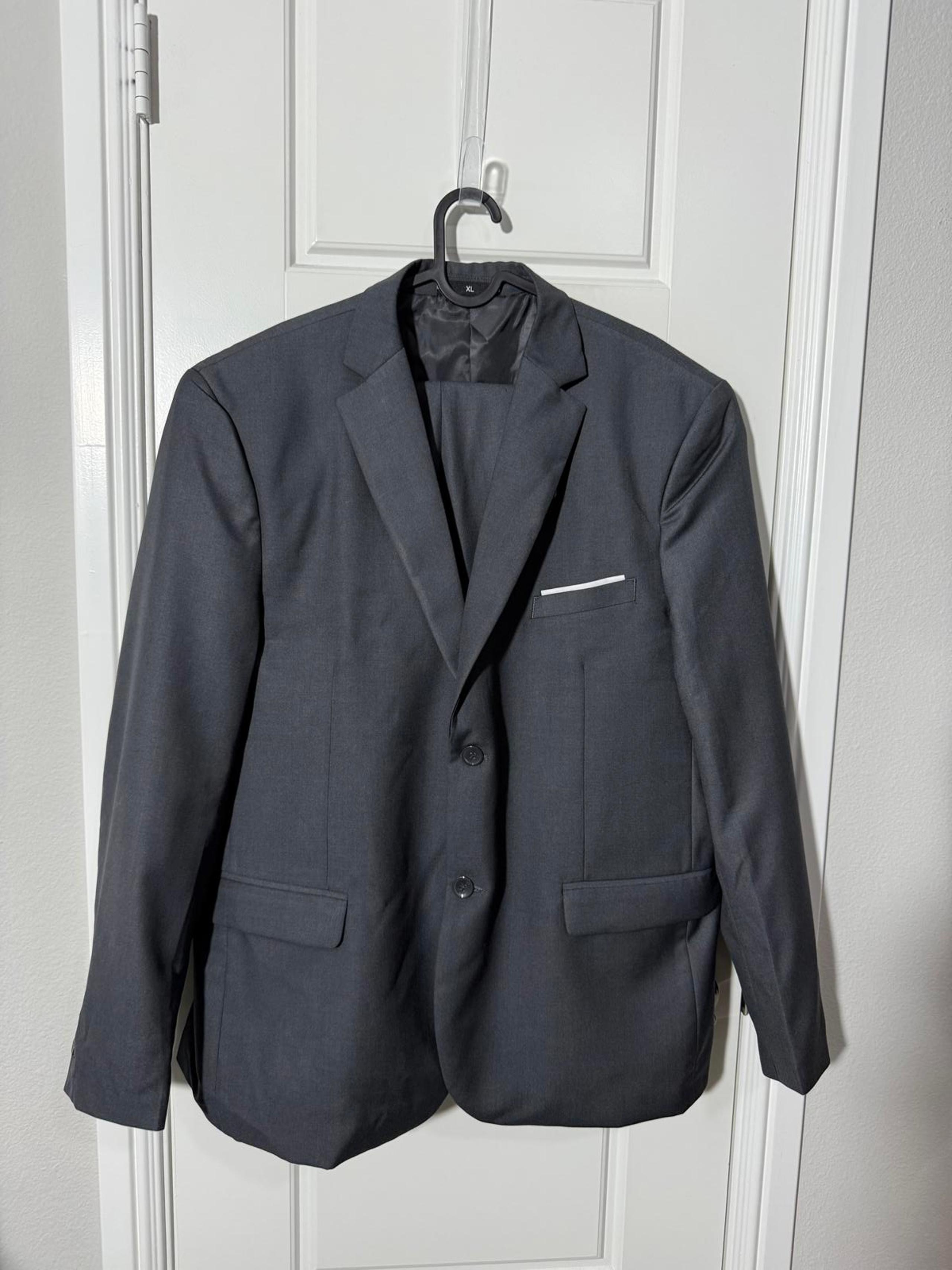 Suit for Men Size XL Gray 2 Pieces