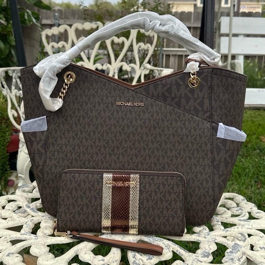 MICHAEL KORS MK purse and wallet
