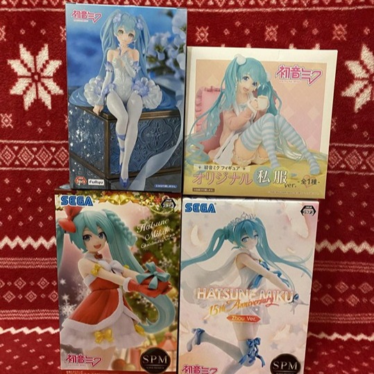 Hatsune Miku Fairy, Christmas, Zhou, and Plain Clothes Figure Bundle