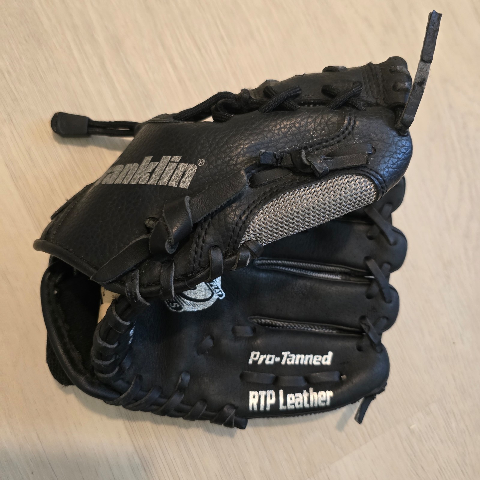 FRANKLIN Black Leather Baseball Glove 9 1/2 4624-53 RTP