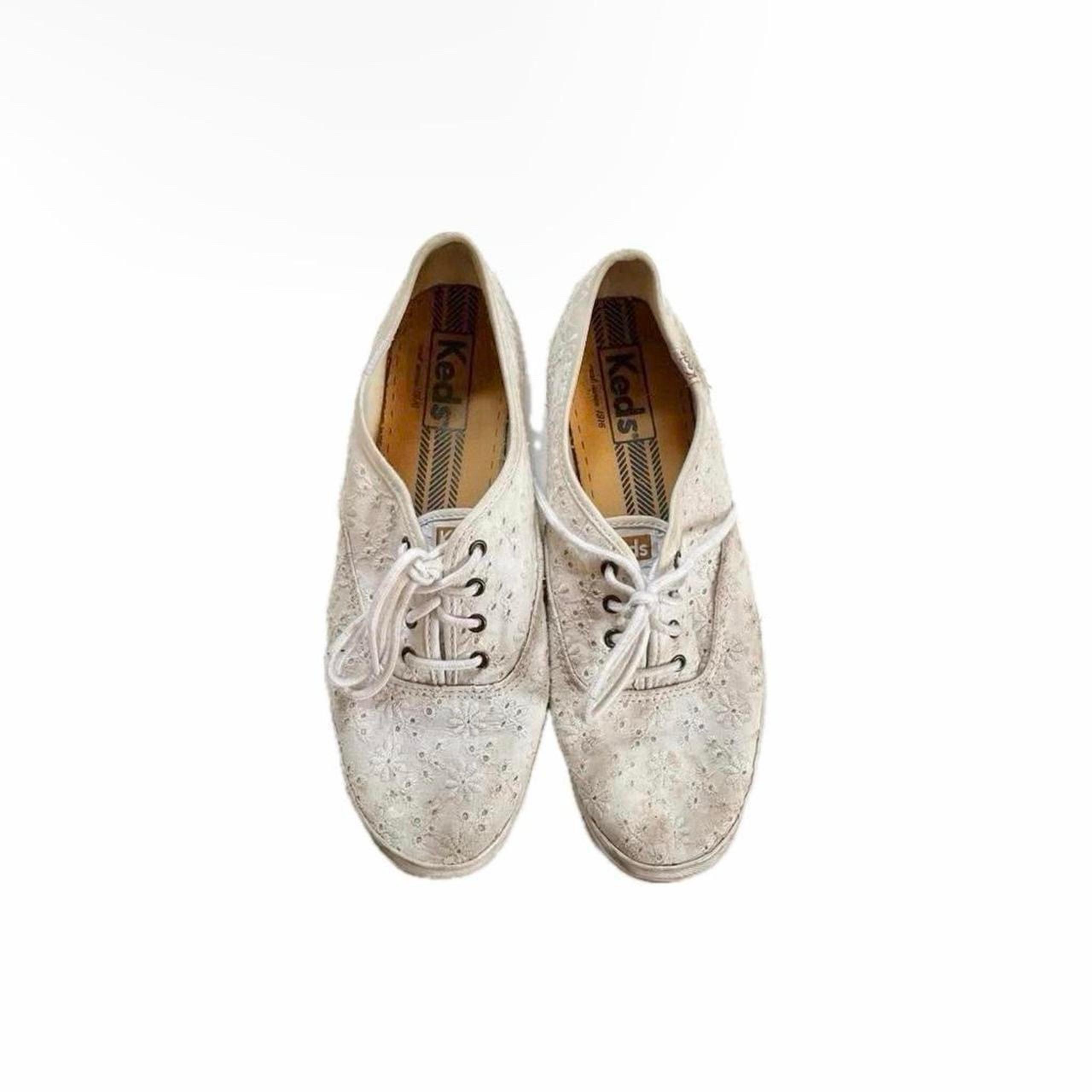 Keds Canvas White Ditsy Floral Lace-Up Flat Sneakers, Size Women’s 8.5