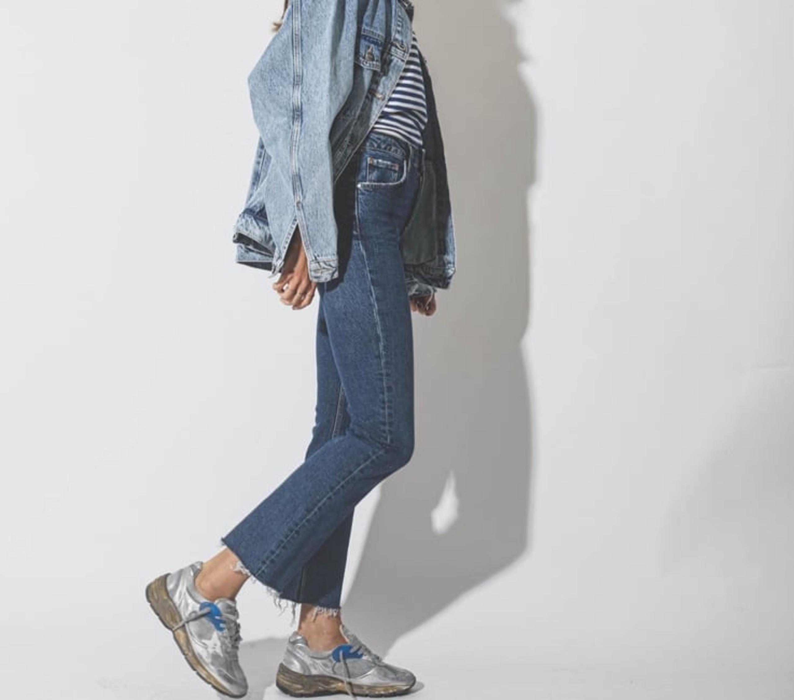 Anine Bing Lara High Rise Flare Leg Jeans in Mid Indigo. Size 26x24