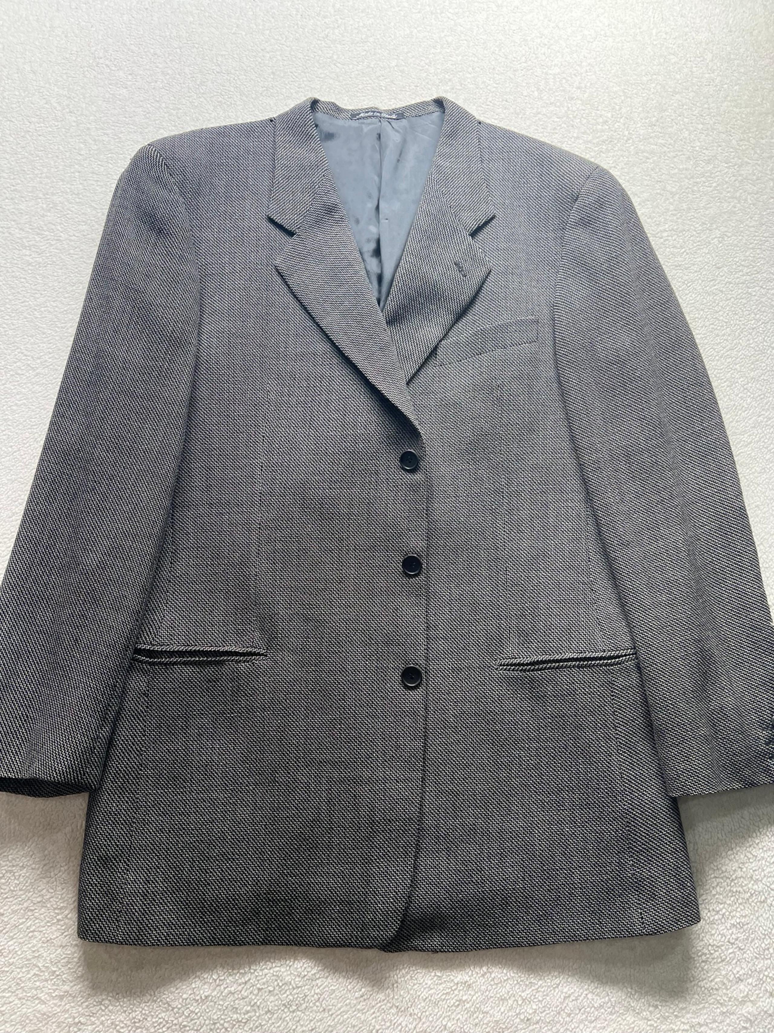 Giorgio Armani  Blazer Size 44 Black W White Detail Virgin Wool