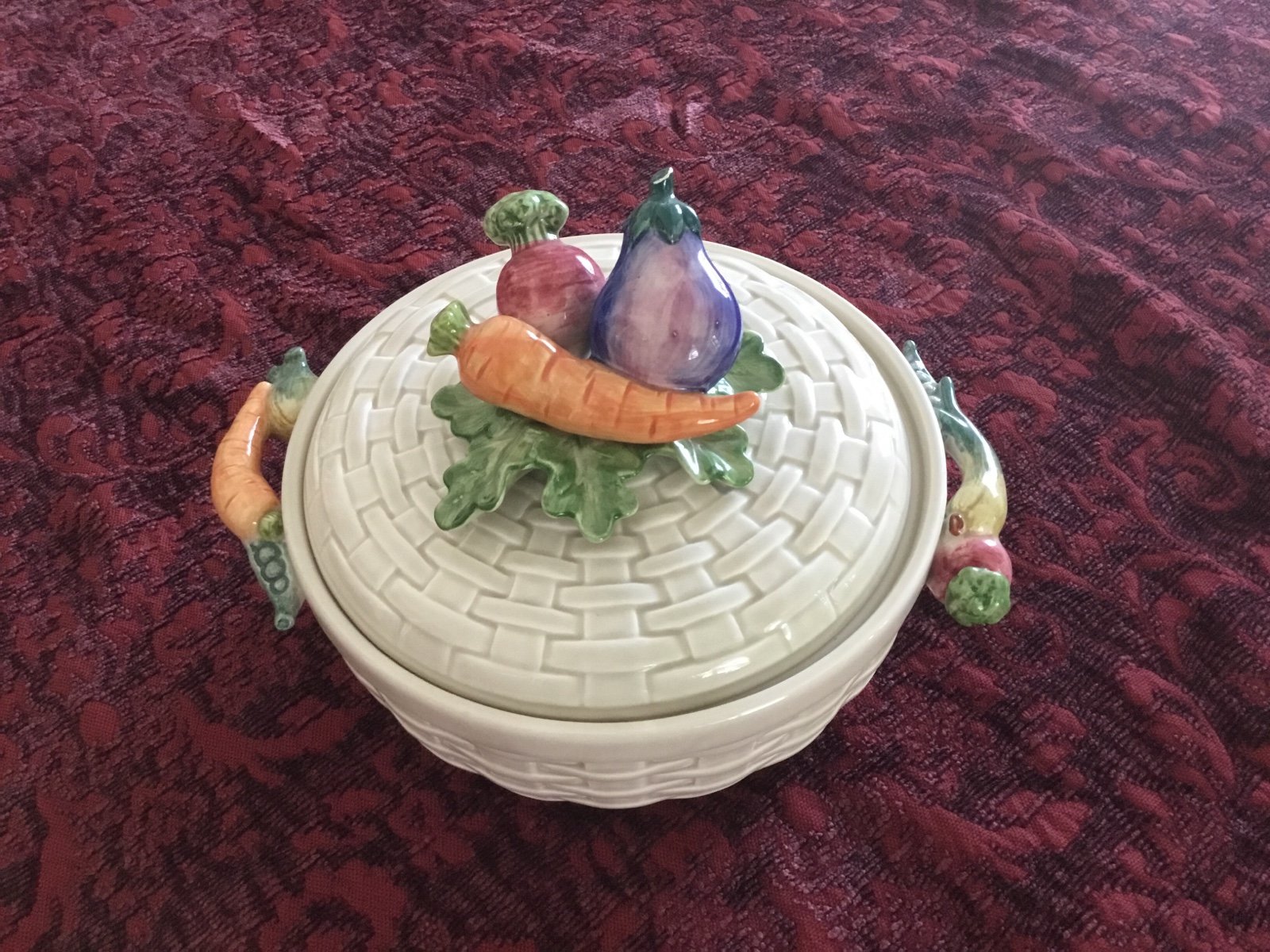 Fitz and Floyd 2Qt Covered Casserole Dish