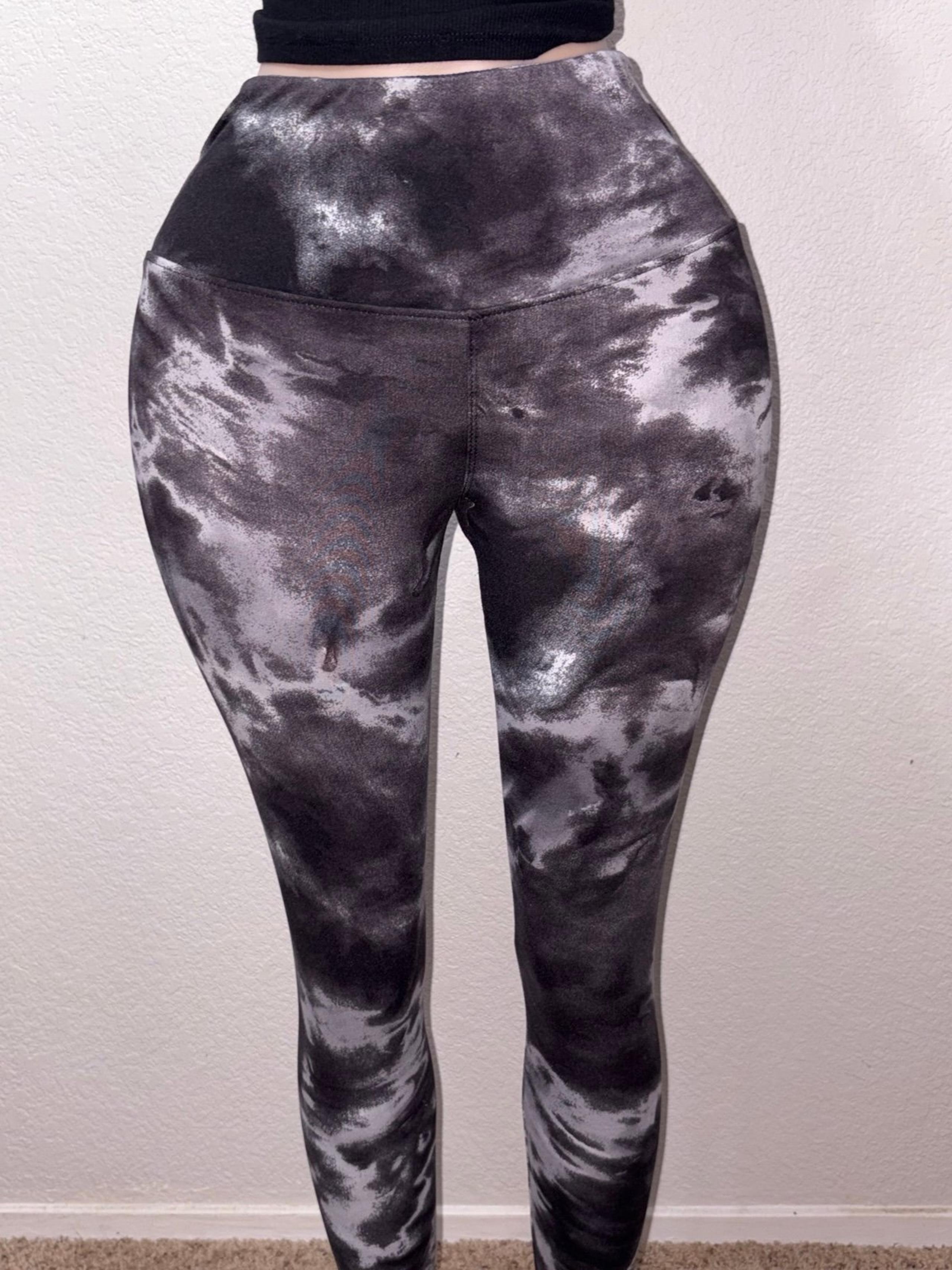 Women’s Hot Kiss Stretchy Leggings – Size L