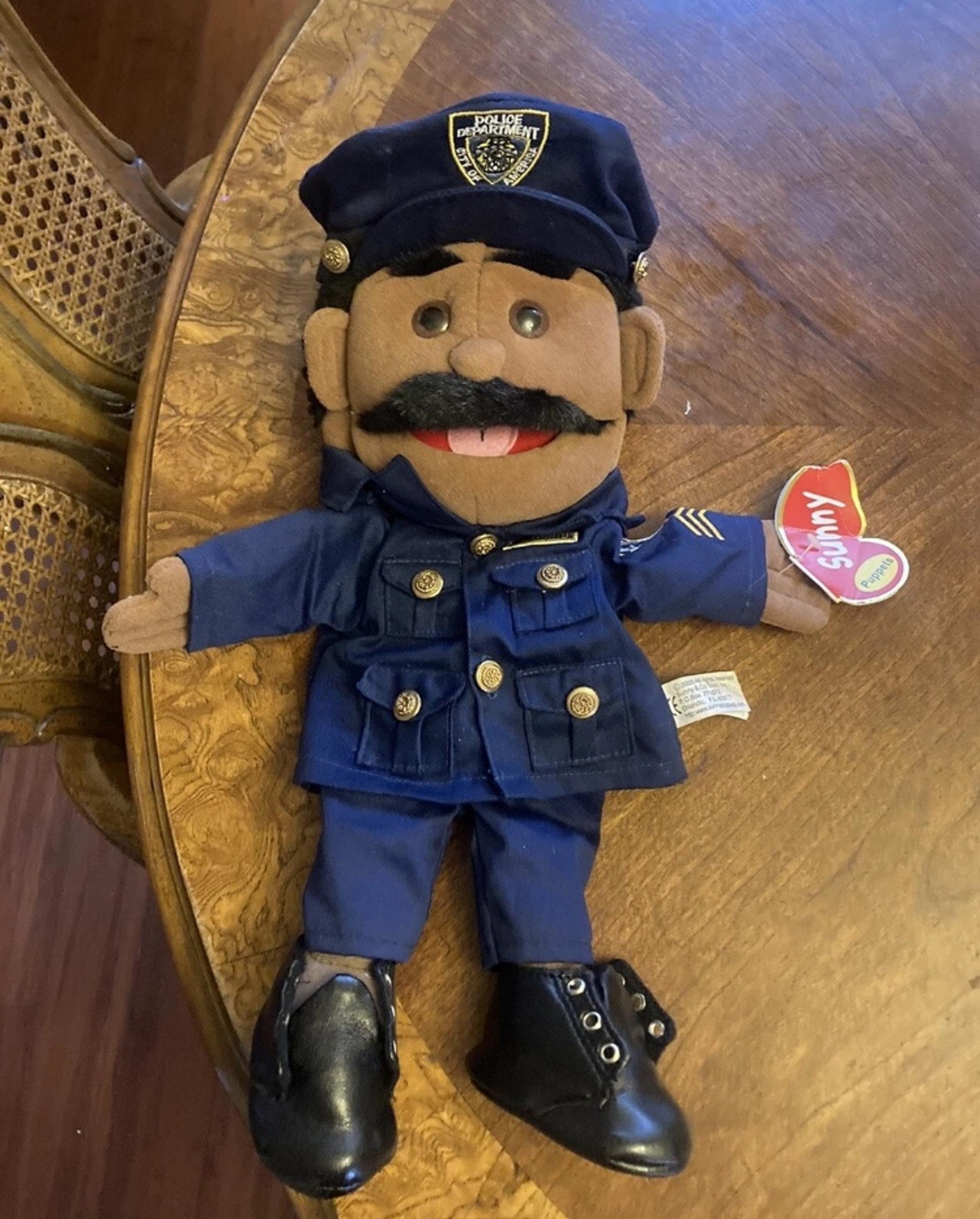 2003 Sunny Toys GL1308B 15” Ethnic Dad Policeman Glove Puppet Has Tags READ!