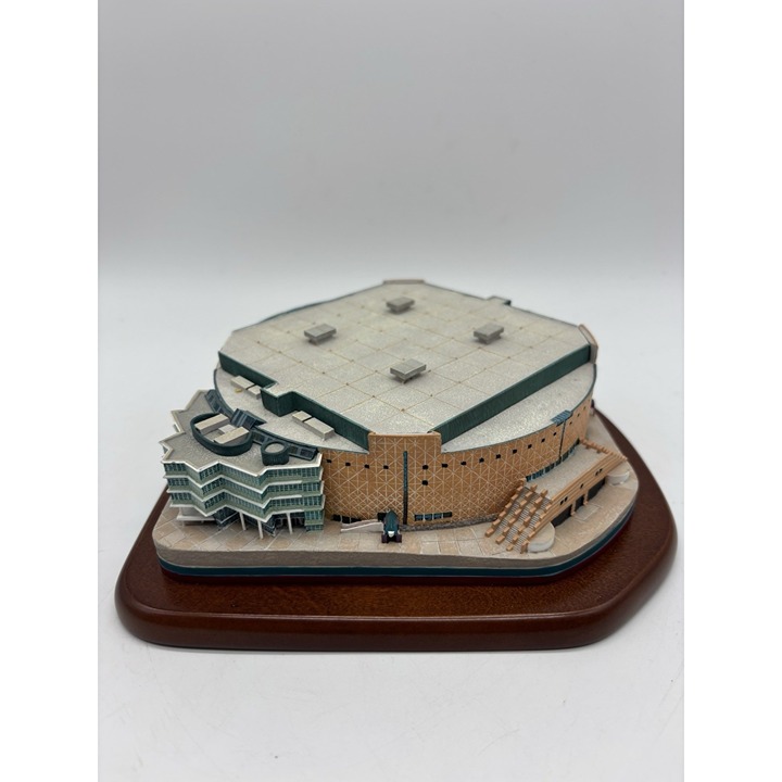 Danbury Mint Detroit Pistons Palace Of Auburn Hills Arena Stadium Replica NBA