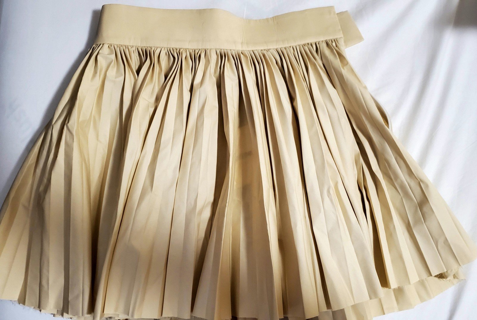 Shushu tong pleated cream/light yellow beige skirt
