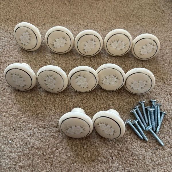 12 Pfaltsgraff Heirloom Country White Rose Drawer Pulls *Read*