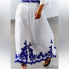 Zara NWT Embroidered Skirt size L