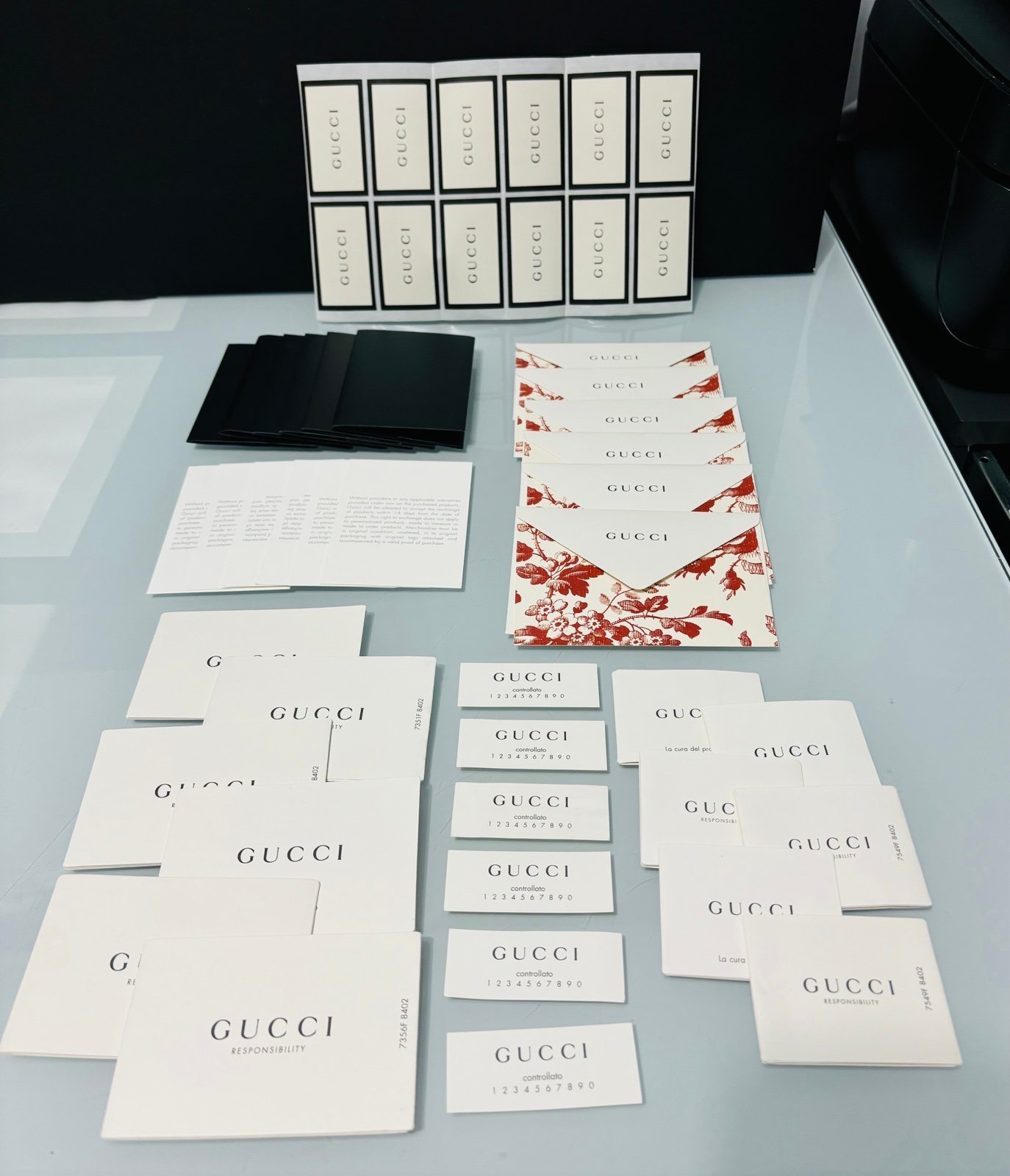 46 GUCCI papers stationery bundle all authentic and negotiable