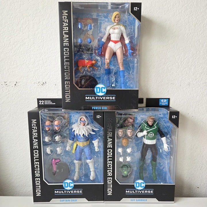McFarlane Toys Collector Edition Power Girl Guy Gardner & Captain Cold