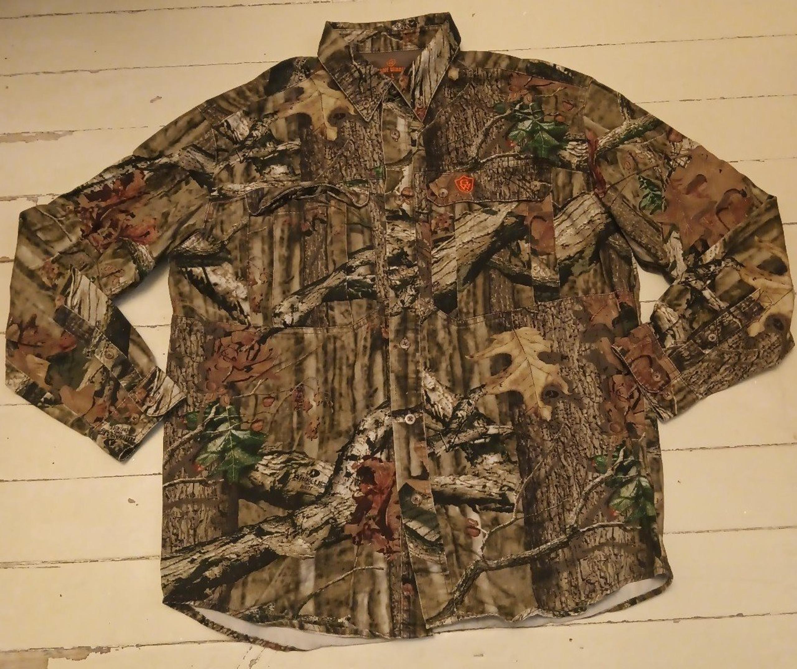 Game winner Camo long sleeve button up Shirt Men size Large