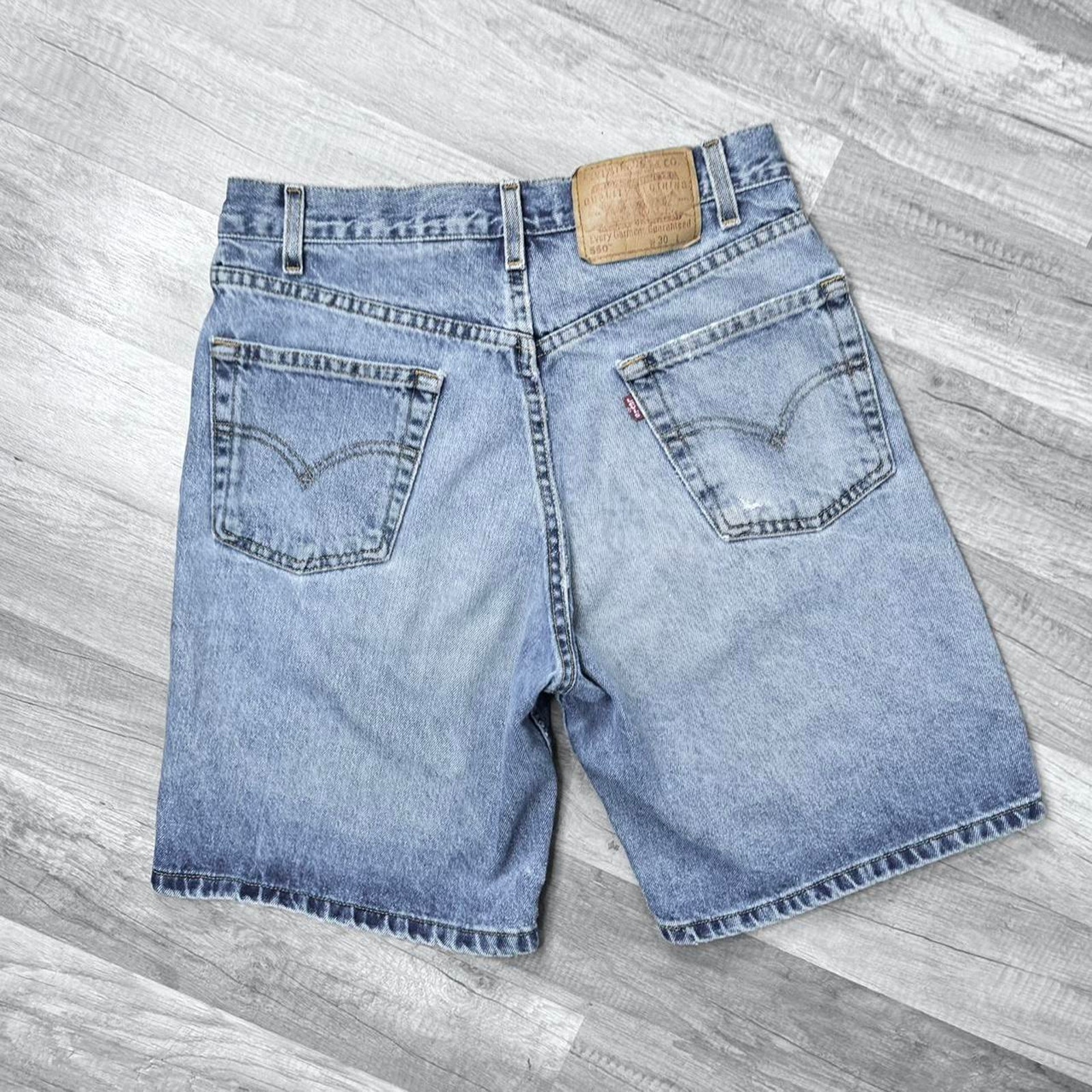 Vintage 90s Levi’s 550 Jean Short Distressed Light Wash 31 Waist