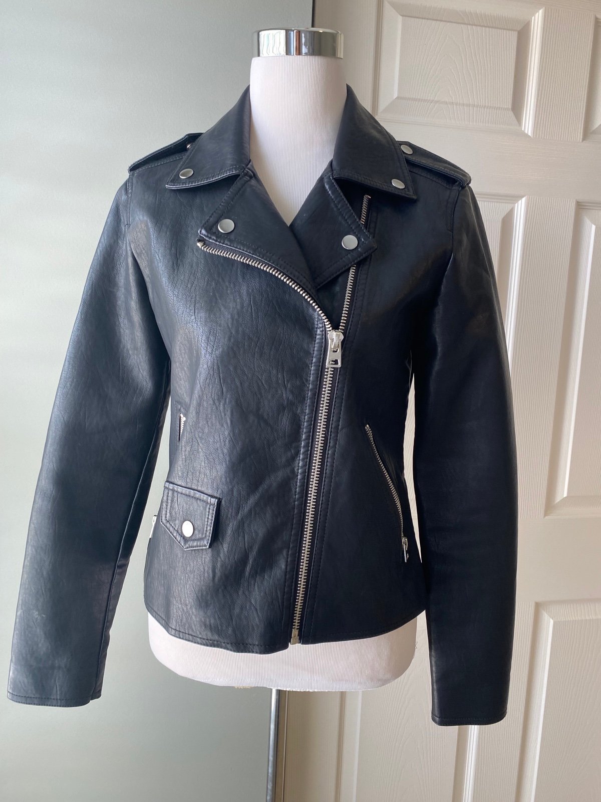 TOPSHOP Black Faux Leather Jacket Size 6 EUC