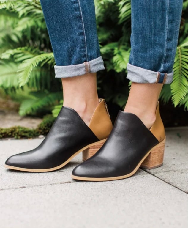 Sseko Women's Genuine Leather Zip Up Back Two-Toned Heeled V Boots Size 10