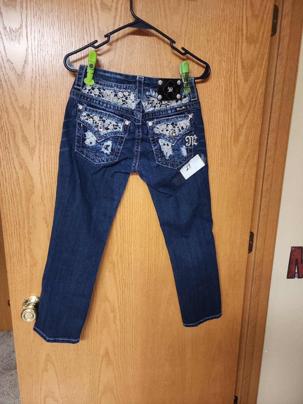 Miss Me Jean capris size 27 great shape number 1102