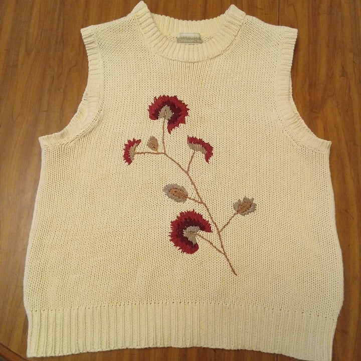 Coldwater Creek Vest Womens Med Knitted Beige Embroidered Flowers