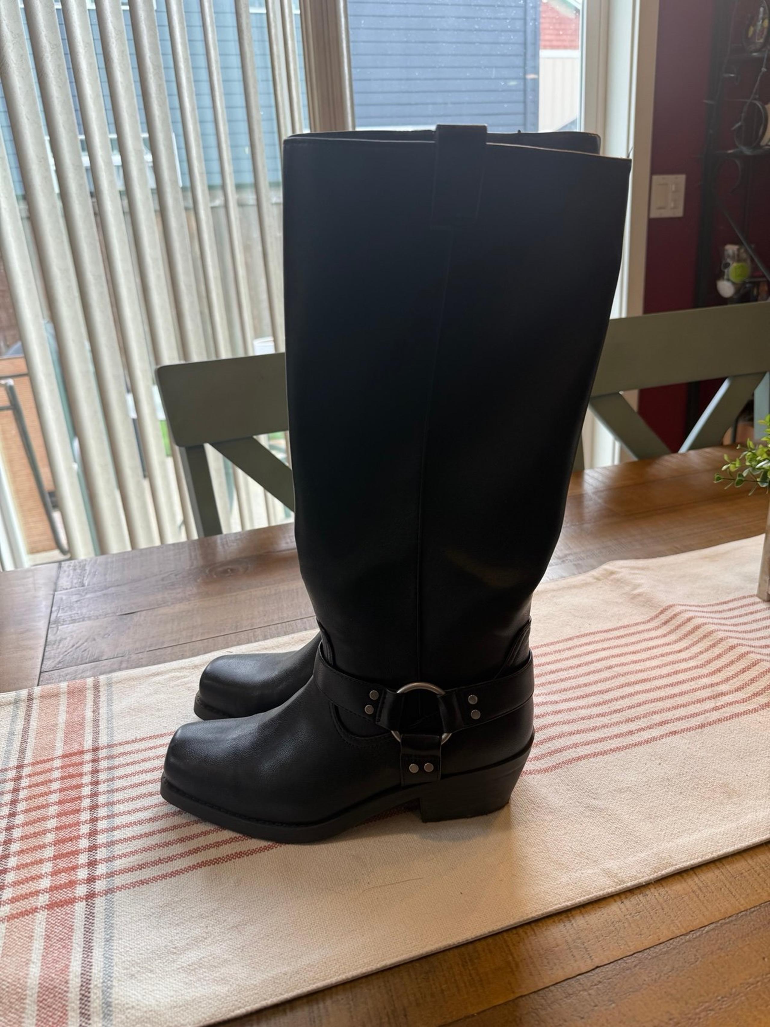 Women’s tall black boots