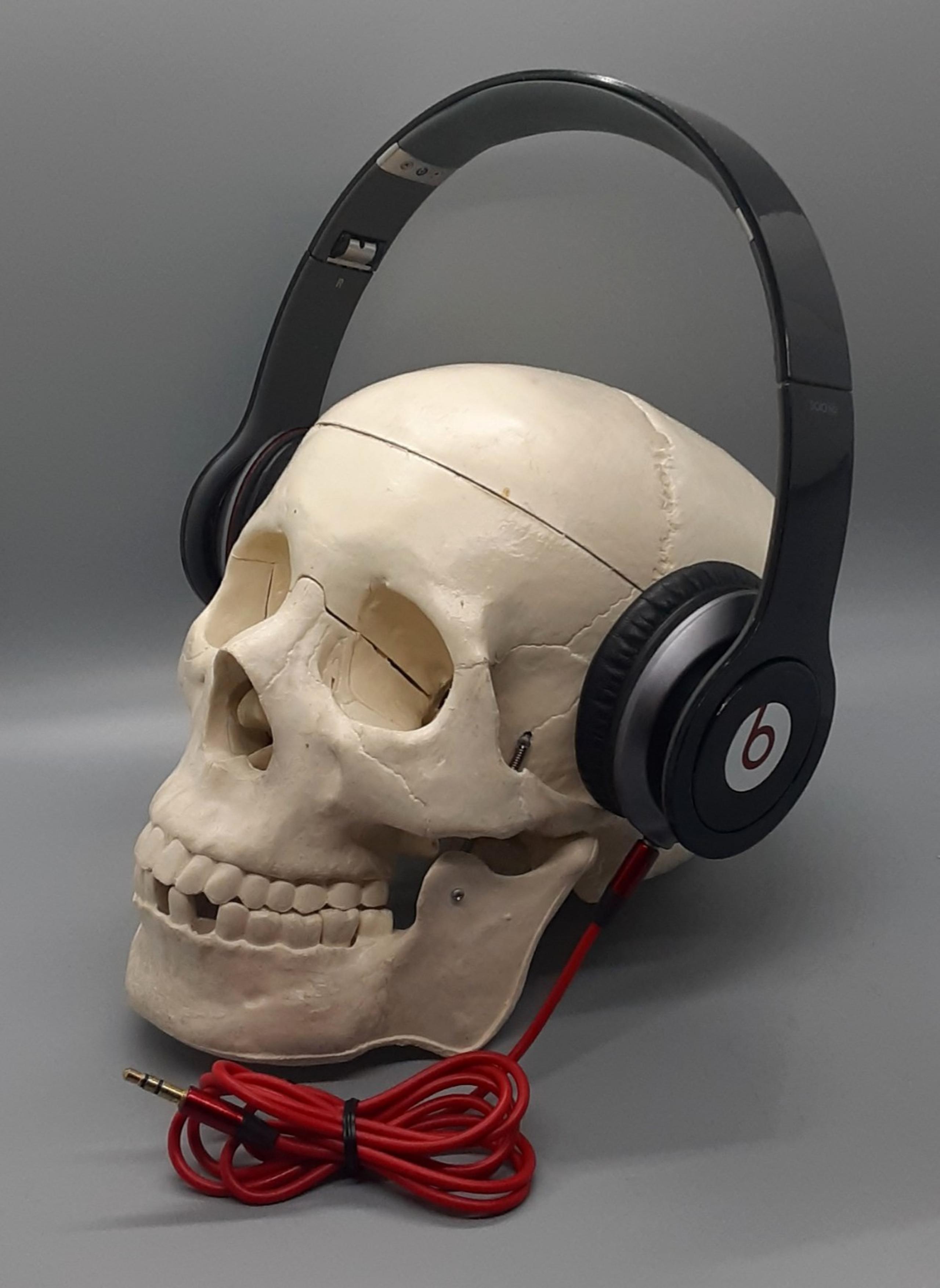 Beats by Dr. Dre On Ear SOLO HD Headphones Black Red Tested & Works