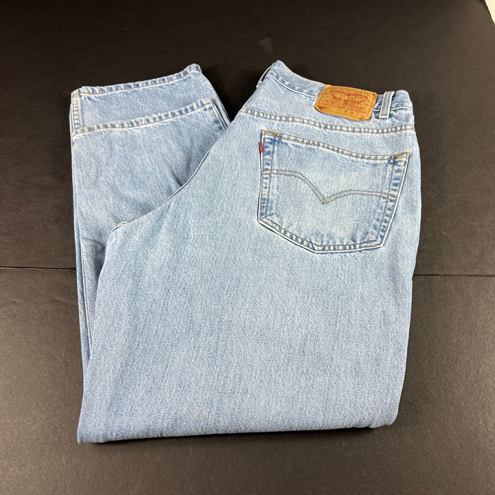 VTG 90s Levi's Jeans Men's 36x30* 550 Relaxed Light Blue Cotton Denim Tag 38x30