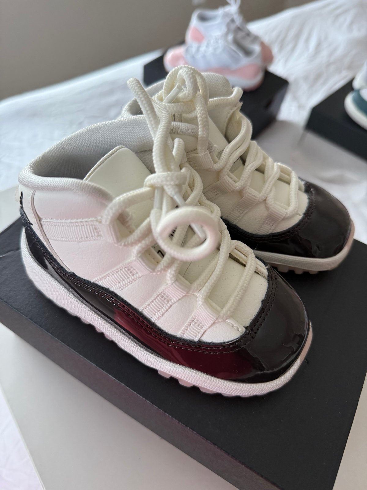 Neapolitan Jordan 11 Mid Toddler Size: 8C