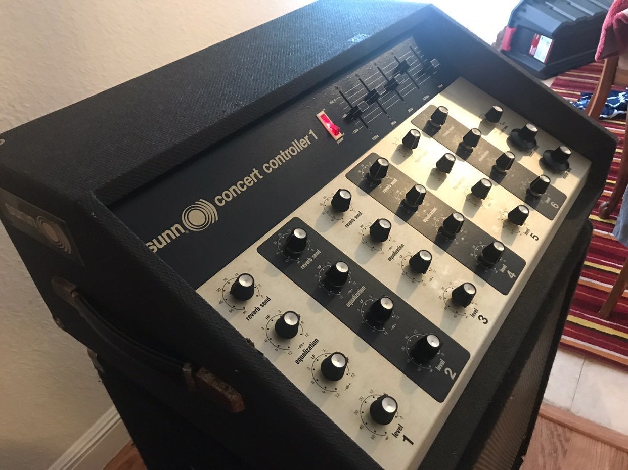 vintage Sunn concert console 1970s