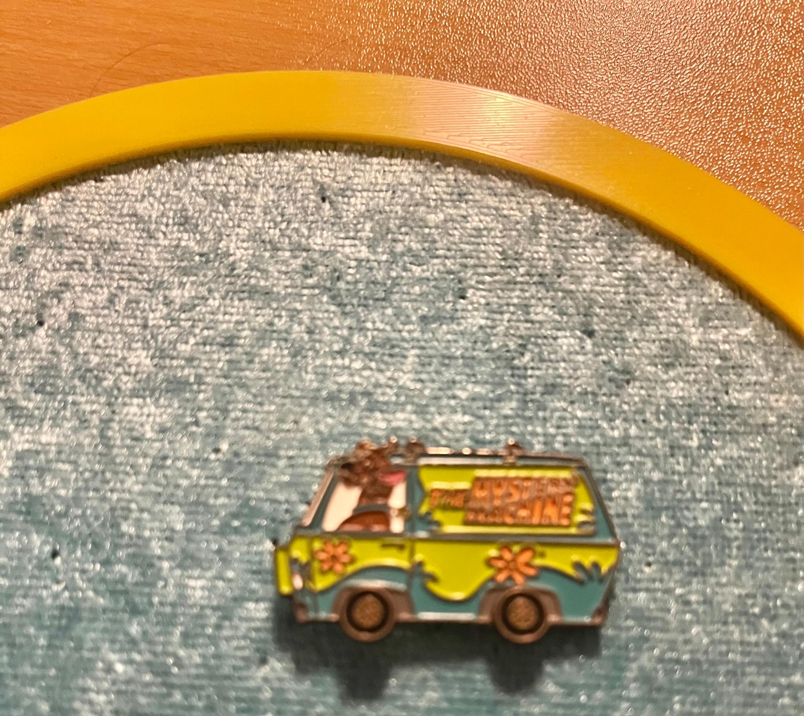 Vintage universal studios scooby doo pin