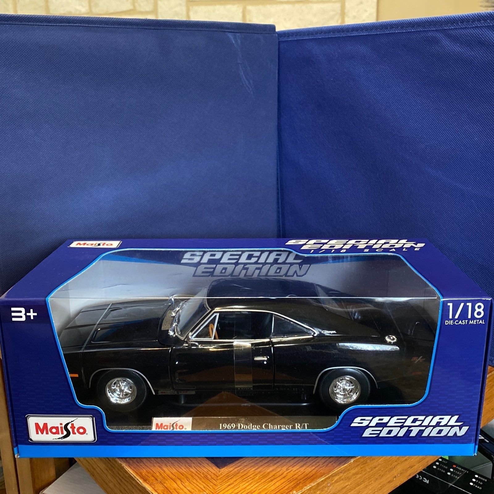 1/18 ダッジチャージャーR/T Dodge Charger R/T 1969 1/18 ダッジ・チャージャーR/T 紺 Dodge Charger R/T 1969