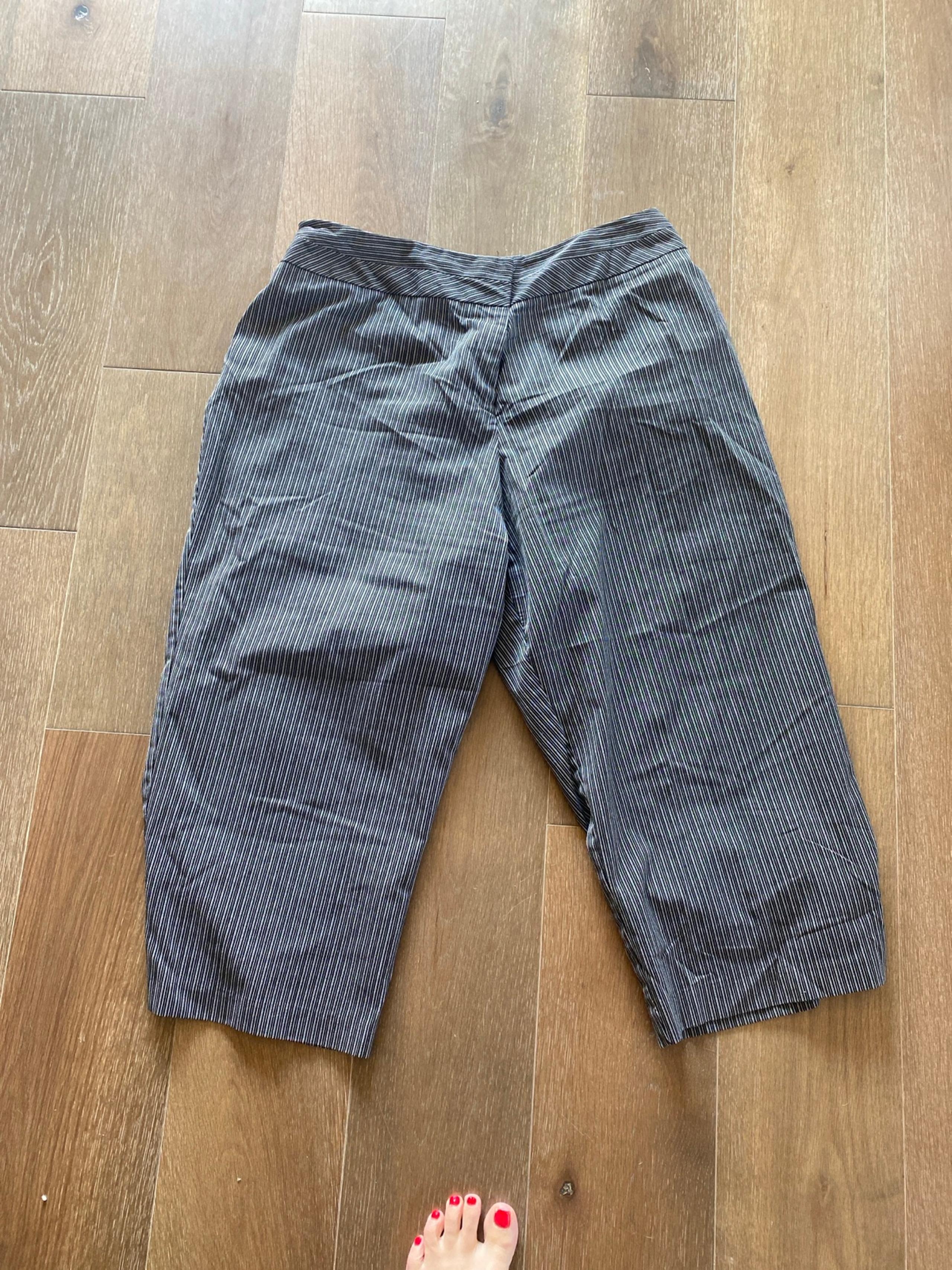 Capri pants