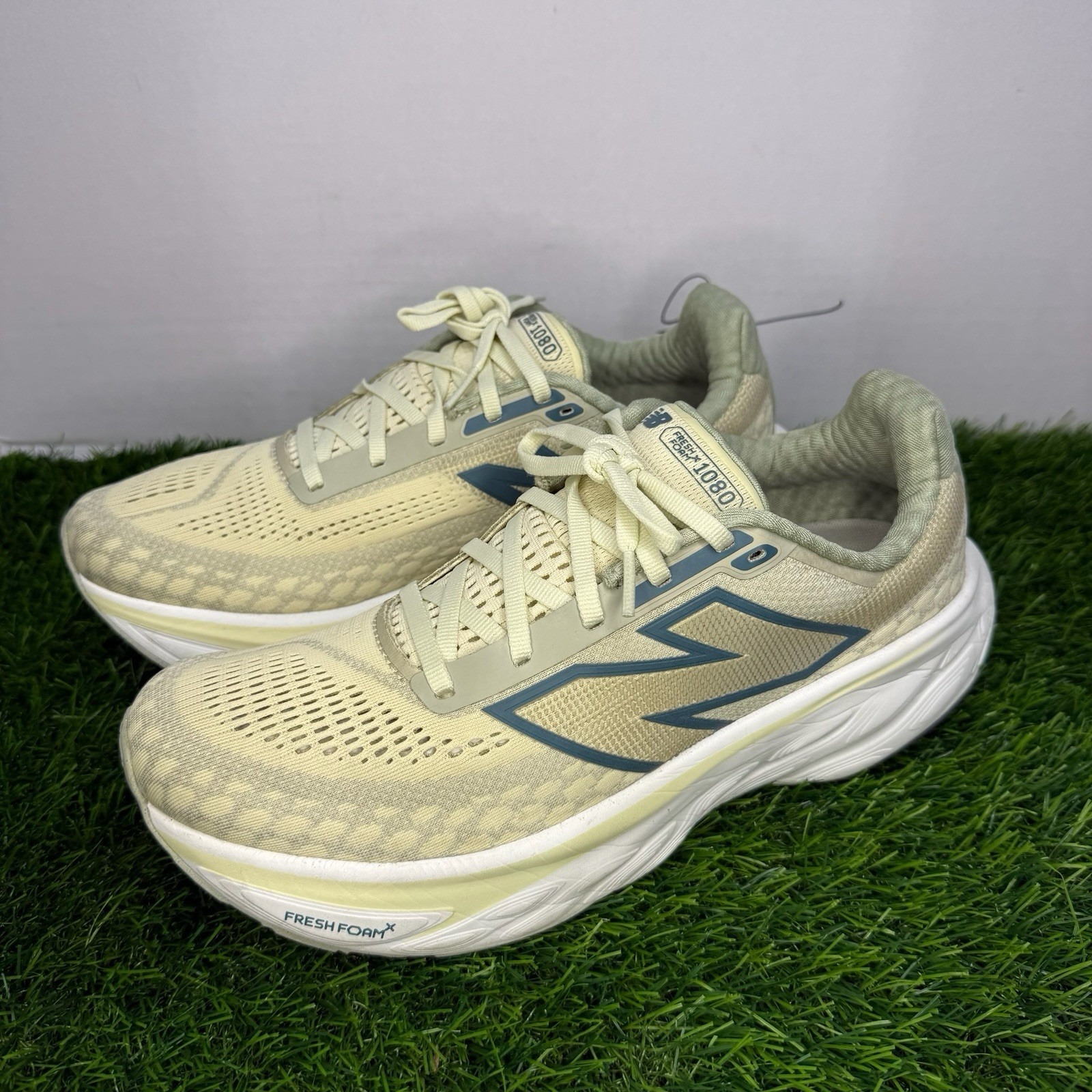 New Balance Fresh Foam X 1080 M14 Pale Moss Men Running SIZE 8.5 D