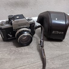 Nikon F Camera Silver with Nippon Kogaku Nikkor-s f1.4 50mm Lens & Case Works
