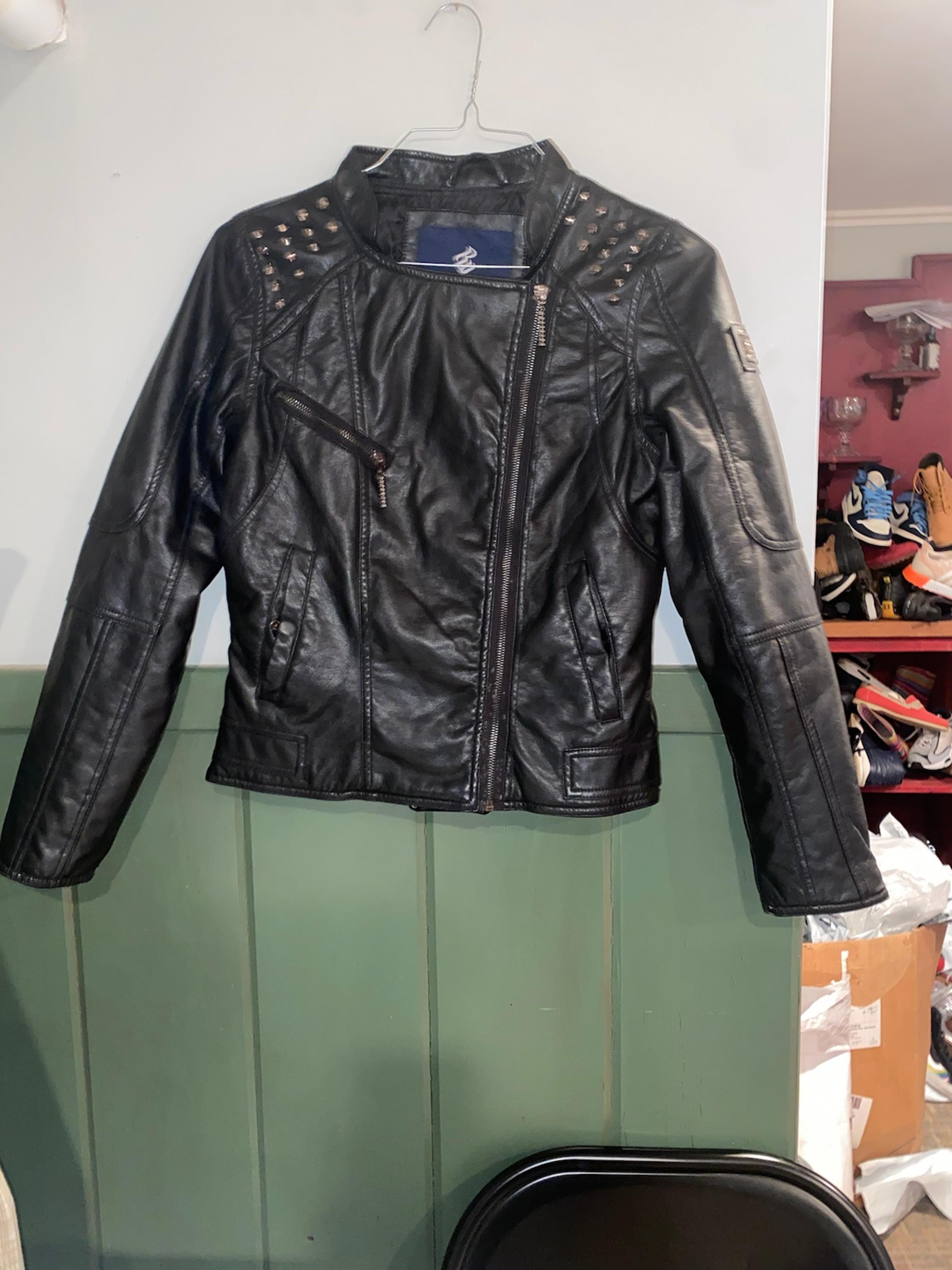 Women’s rocawear jacket size m
